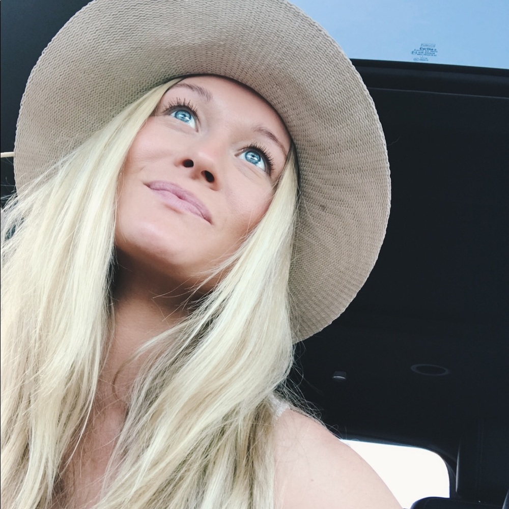Meet your Posher, Brooke